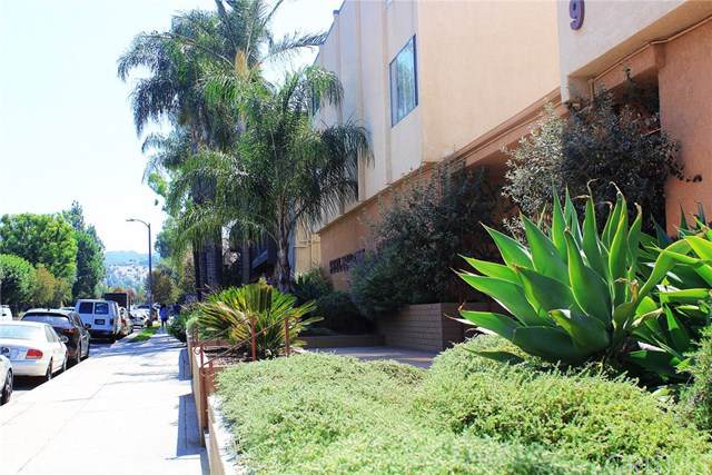 5429 Newcastle Avenue - Photo 1