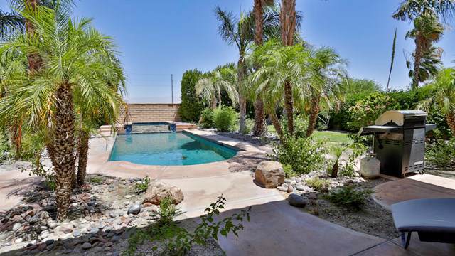 111 Clearwater Way - Photo 1
