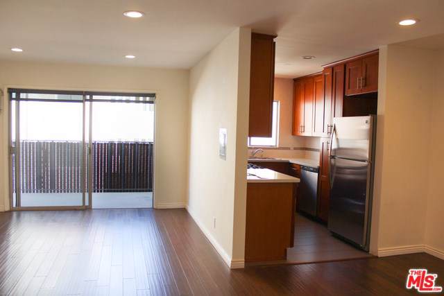 1515 Beverly Glen - Photo 1