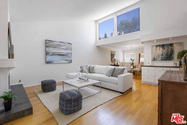 1887 Greenfield Avenue - Photo 1