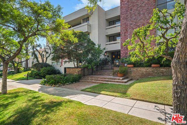 429 Oakhurst Drive - Photo 1
