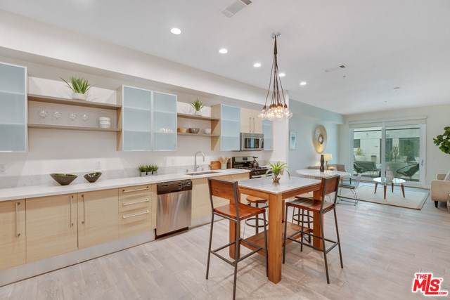 1234 Wilshire - Photo 1