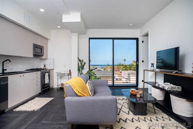 470 Nautilus St - Photo 1