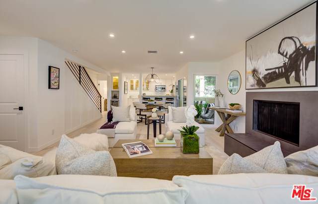 906 20TH Street - Photo 1