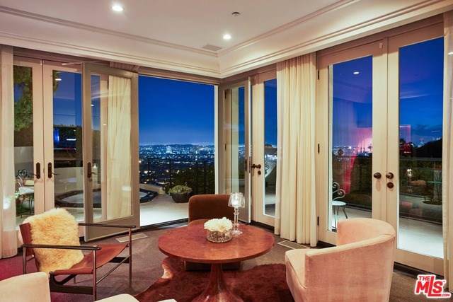 8284 Hollywood Boulevard - Photo 1