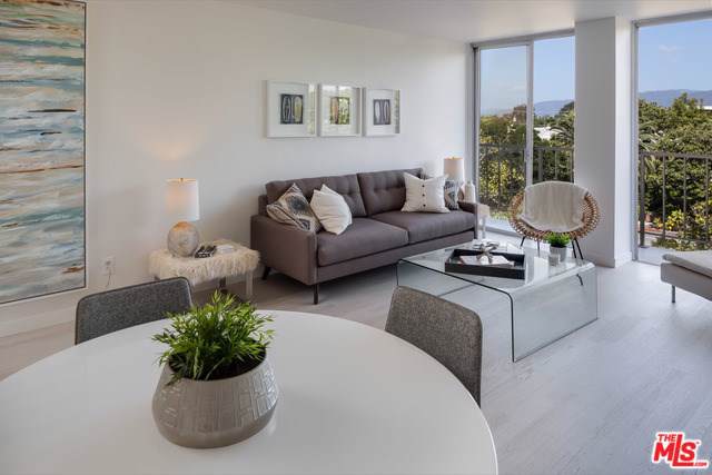 220 San Vicente - Photo 1
