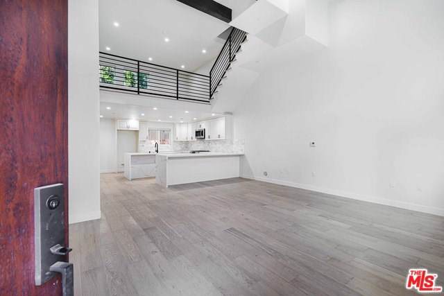 5019 Maplewood Avenue - Photo 1