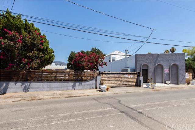 10446 Scoville Avenue - Photo 1