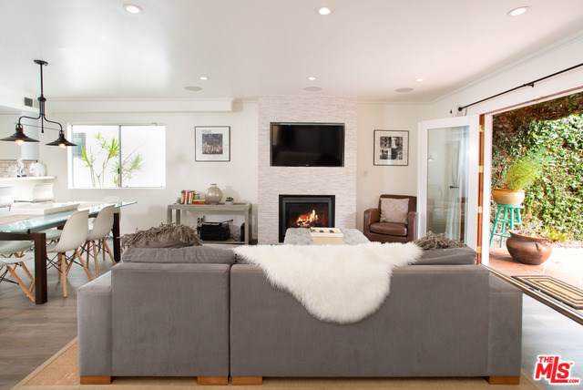 669 Washington Boulevard - Photo 1