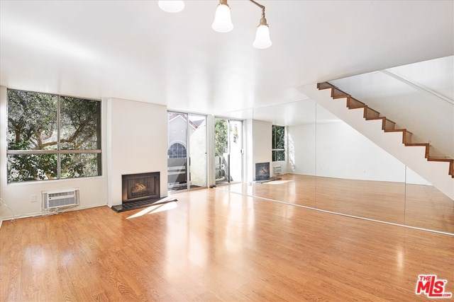 960 San Vicente - Photo 1