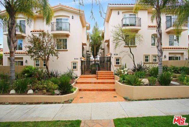 838 17TH Street - Photo 1