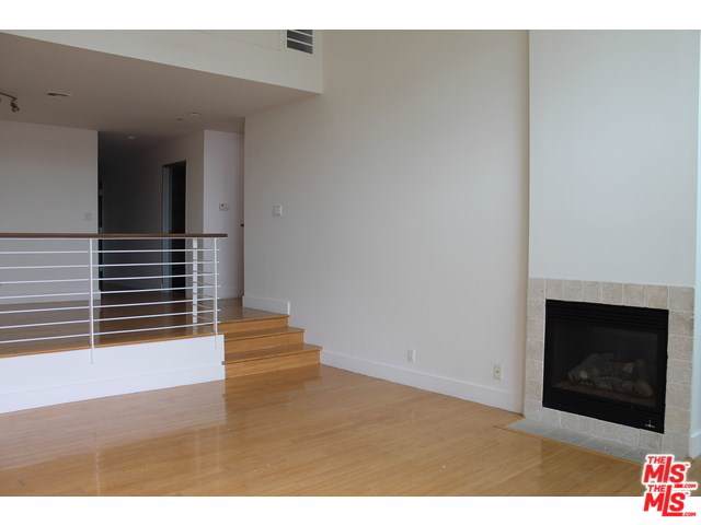 922 West Knoll Drive - Photo 1