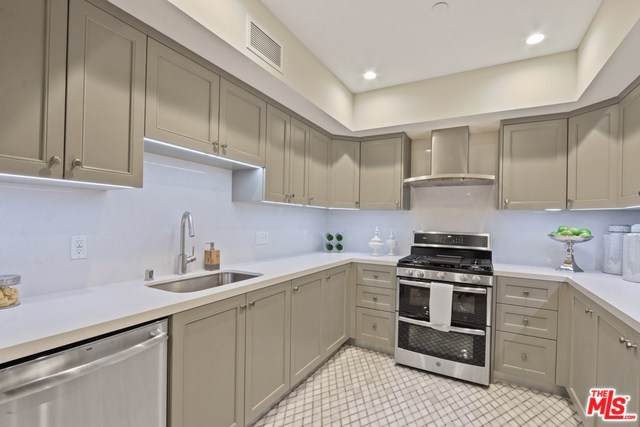 11965 Montana Avenue - Photo 1