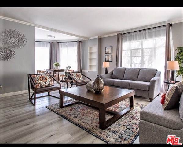 1594 Manning Avenue - Photo 1