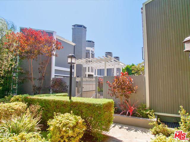 1044 20TH Street - Photo 1