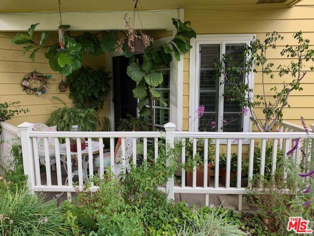 6636 Clybourn Avenue - Photo 1