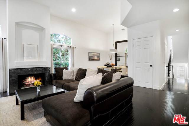 813 Martel Avenue - Photo 1