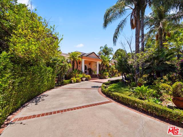 5028 Woodley Avenue - Photo 1