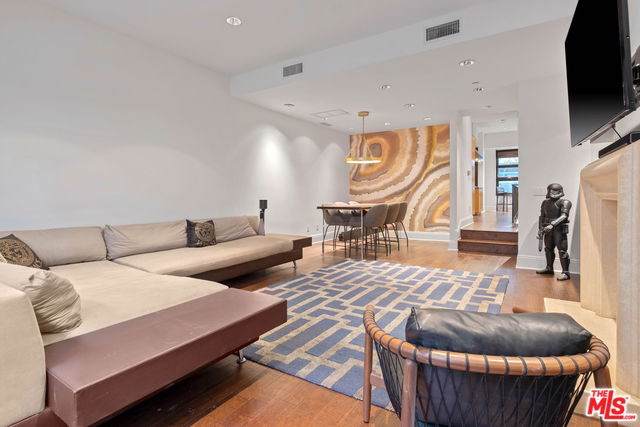 2323 Beverly Glen - Photo 1