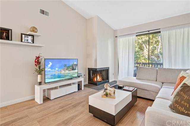 2542 Macarthur Boulevard - Photo 1