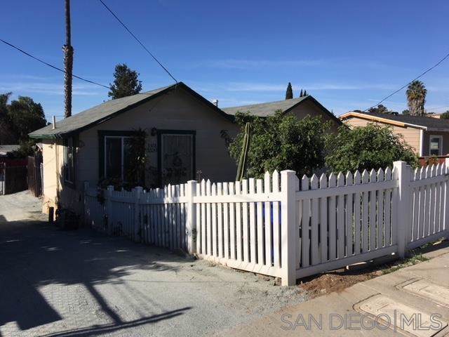 3320 Cypress - Photo 1