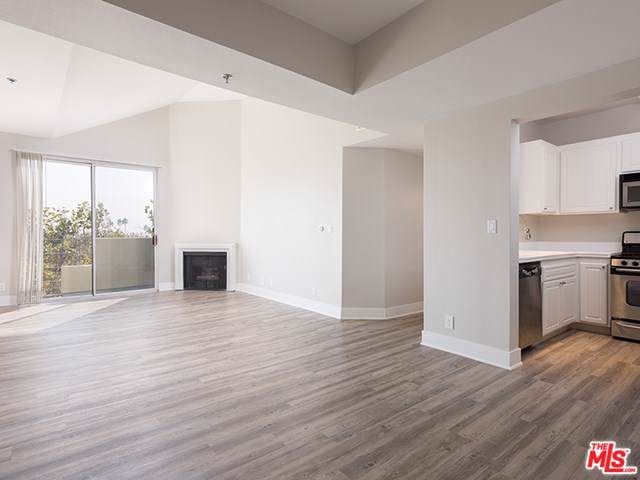 627 Rossmore Avenue - Photo 1