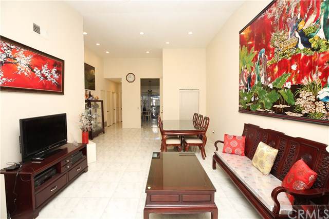 2542 Macarthur Boulevard - Photo 1
