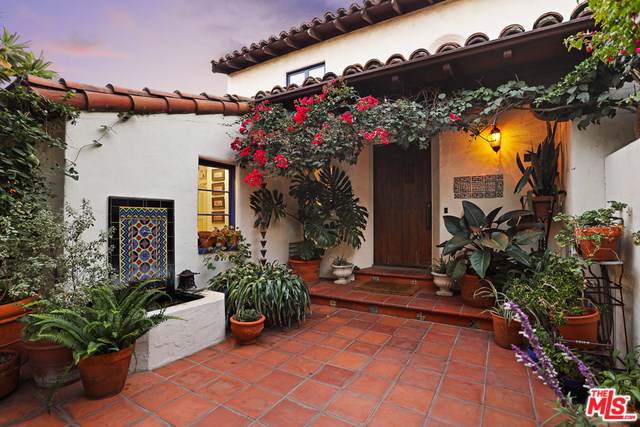 3892 Franklin Avenue - Photo 1