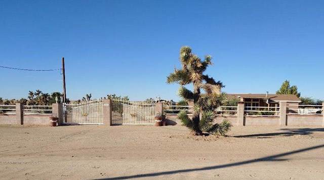320 La Mesa Road - Photo 1
