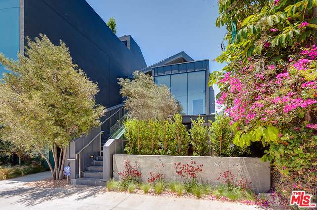 209 Hollister Avenue - Photo 1