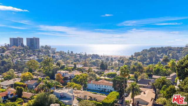 410 Amalfi Drive - Photo 1