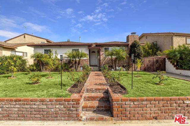 902 Firmona Avenue - Photo 1