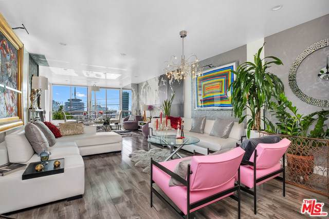 1900 Vine Street - Photo 1