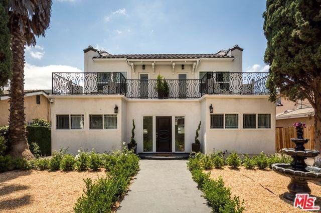 6110 De Longpre Avenue - Photo 1