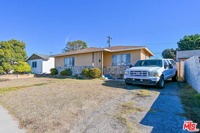 21028 Royal Boulevard - Photo 1