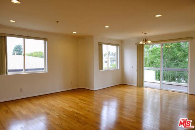 400 Cameron Place - Photo 1