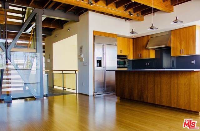 2110 Narcissus Court - Photo 1