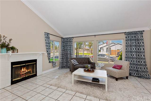 321 Acacia Avenue - Photo 1