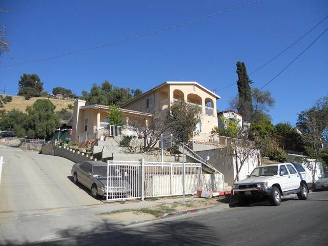 755 Isabel Street - Photo 1