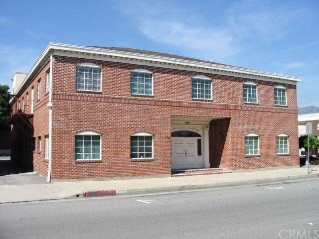 2975 Huntington Dr #200 - Photo 1