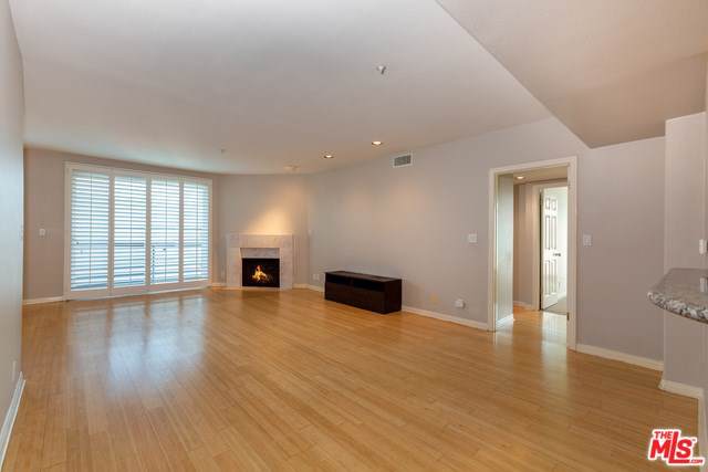 1872 Midvale Avenue - Photo 1