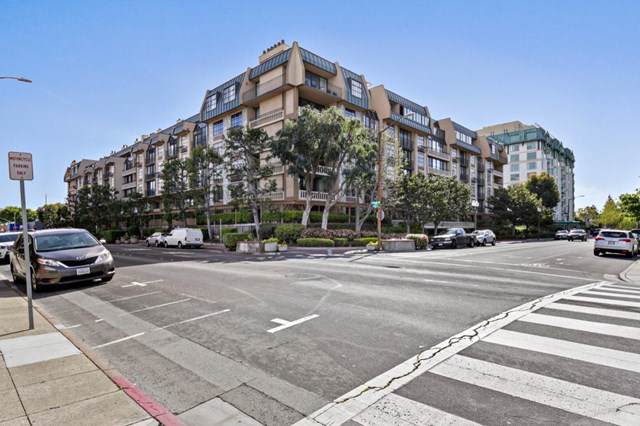 555 Laurel Avenue - Photo 1
