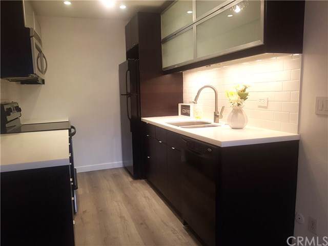 525 Sycamore Avenue - Photo 1