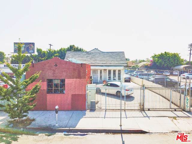 220 Oxford Avenue - Photo 1