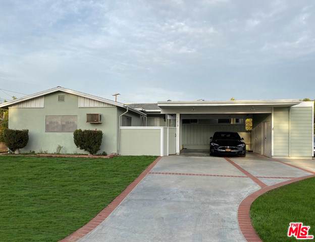 16419 Kinzie Street - Photo 1