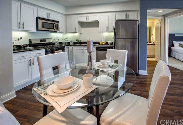 10407 Magnolia Boulevard - Photo 1