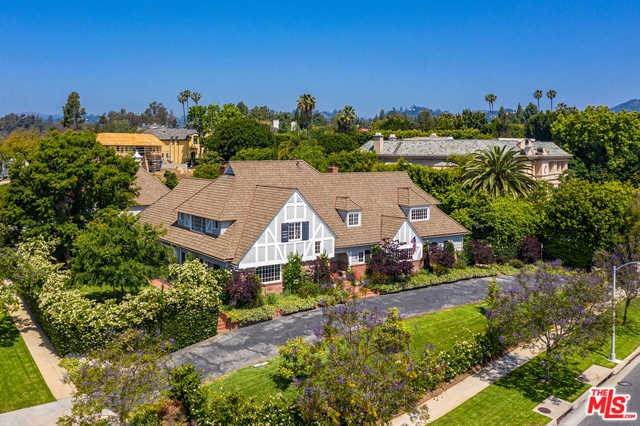 815 Whittier Drive - Photo 1