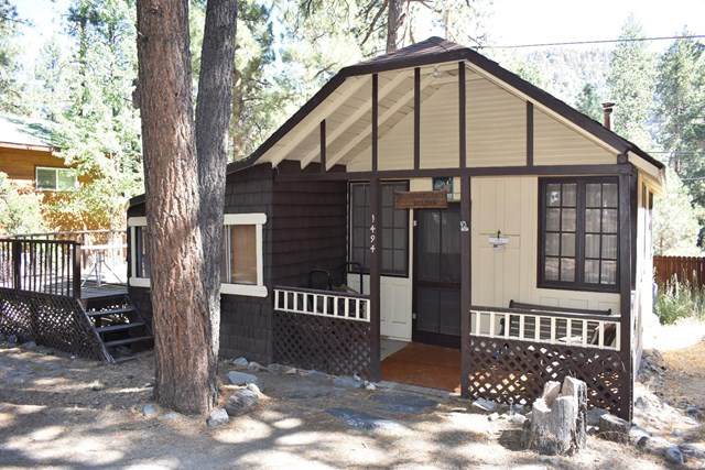 1494 Laura Street - Photo 1