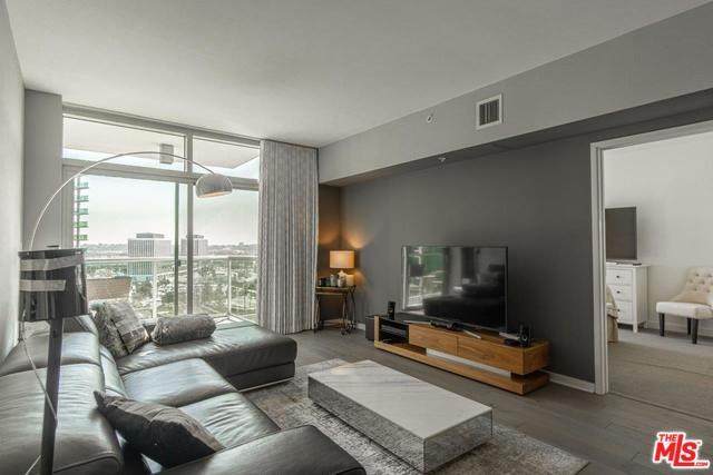 13700 Marina Pointe Drive - Photo 1