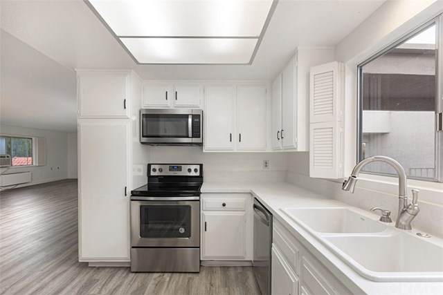 2401 Via Mariposa - Photo 1